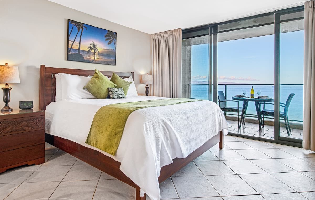 Condo in Lahaina · ★4.96 · 1 bedroom · 1 bed · 1 bath - Photo 2