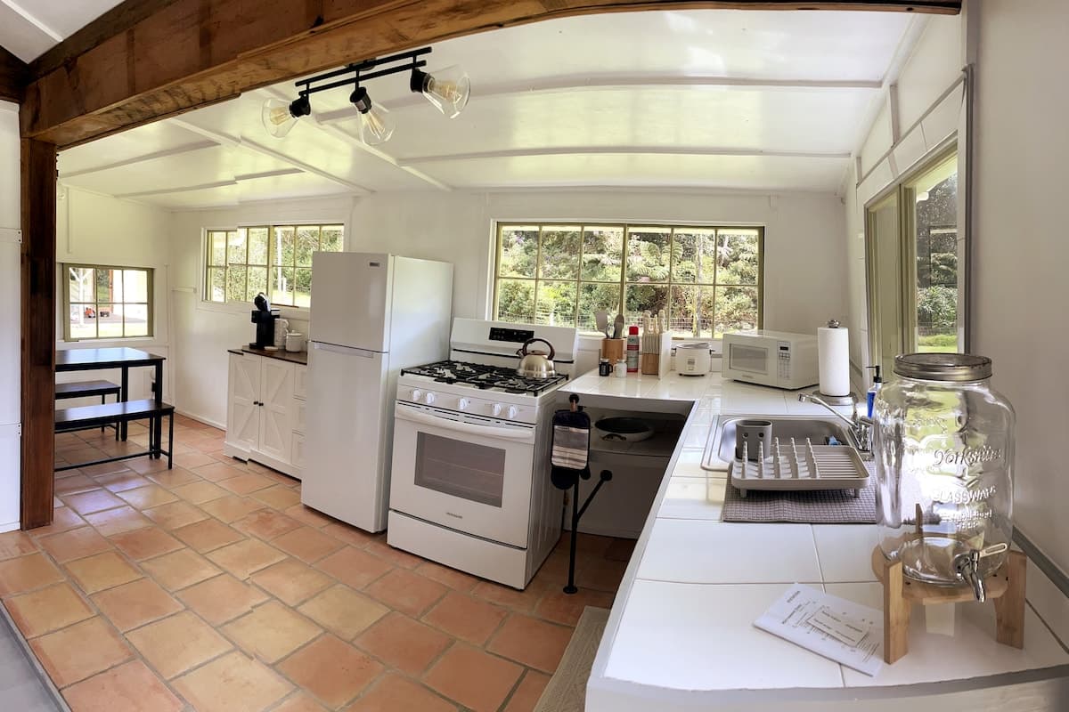 Guesthouse in Volcano · ★4.98 · Studio · 2 beds · 1 private bath - Photo 4