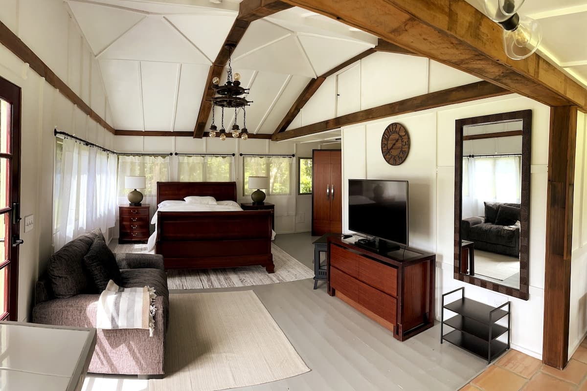 Guesthouse in Volcano · ★4.98 · Studio · 2 beds · 1 private bath - Photo 3