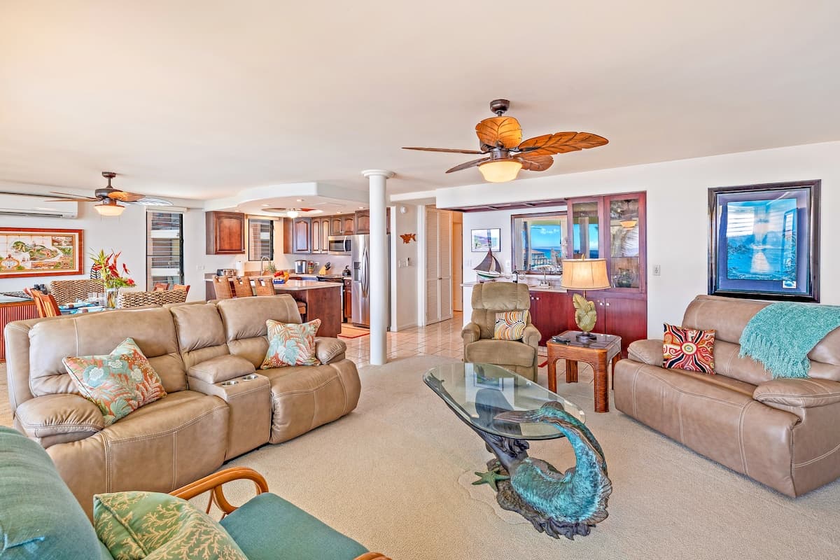 Condo in Wailuku · ★4.86 · 3 bedrooms · 3 beds · 2 baths - Photo 3