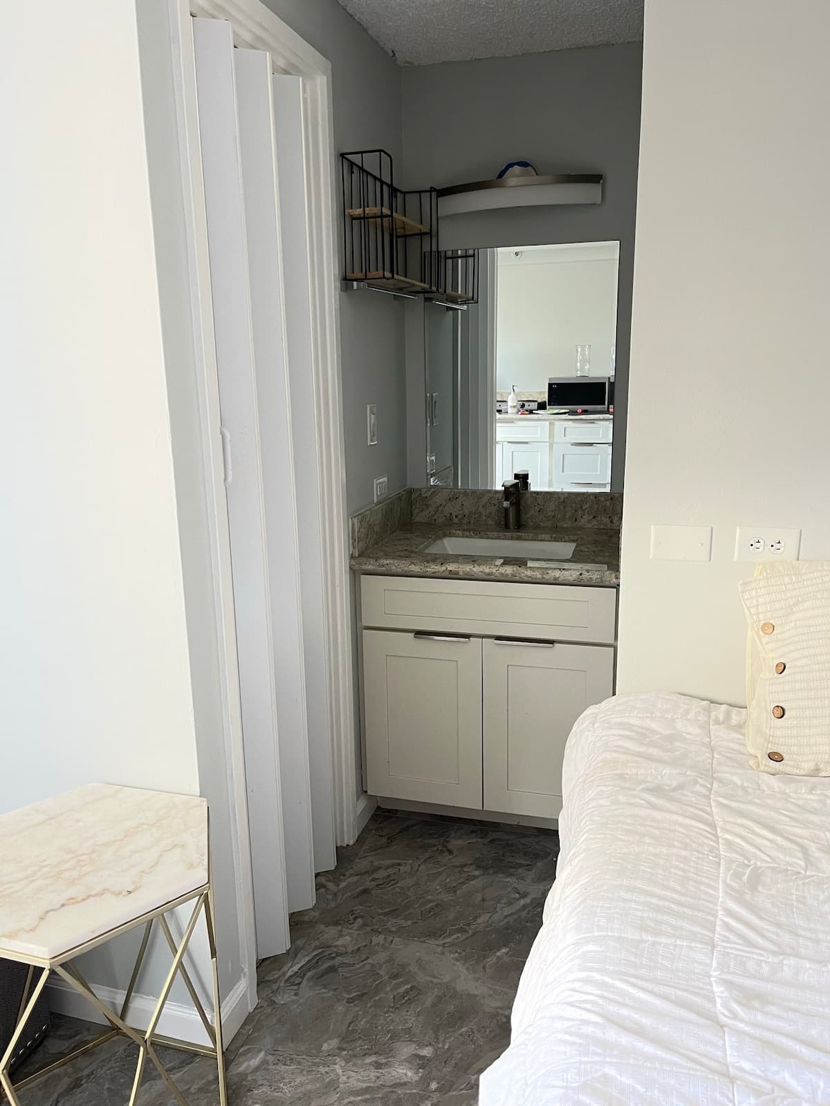 Cute Studio-3 mins from beach! - Photo 3
