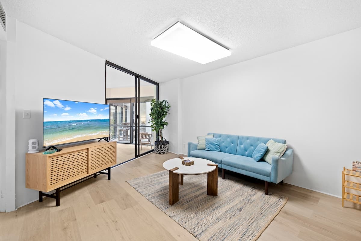 Downtown Honolulu 1BR Suite: Parking, Jacuzzi, etc - Photo 4