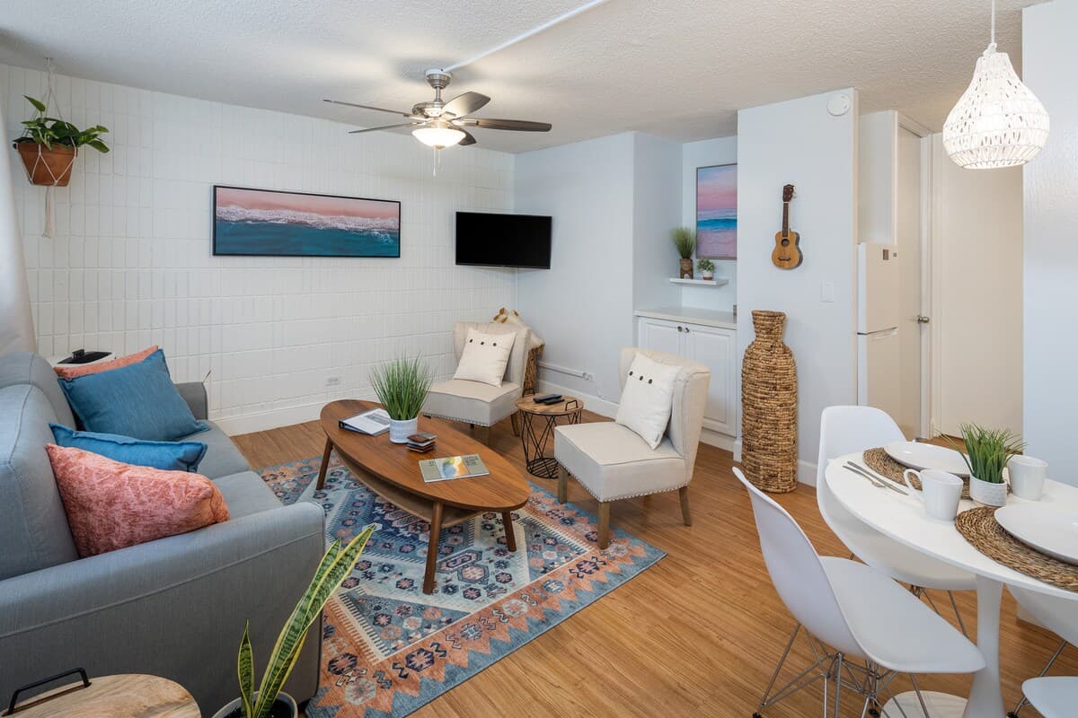 Condo in Honolulu · ★4.71 · 1 bedroom · 1 private bath - Photo 4