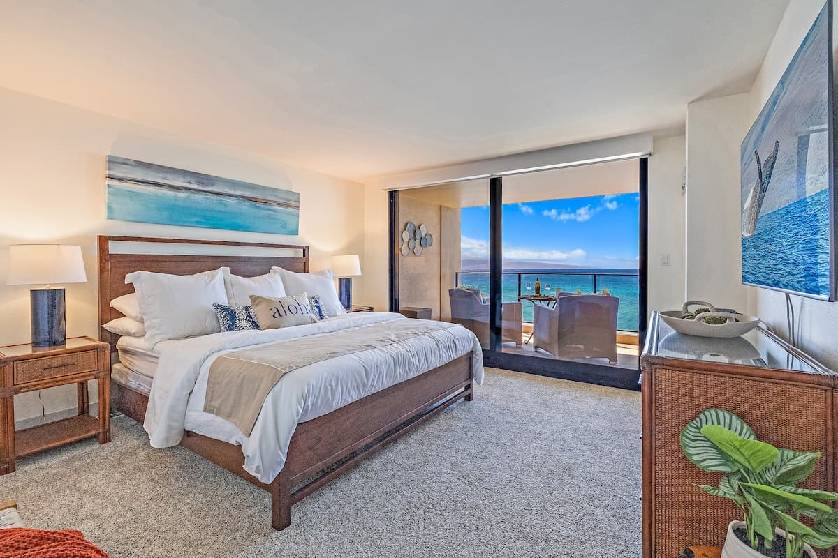 Condo in Lahaina · ★4.93 · 1 bedroom · 2 beds · 1 bath - Photo 3
