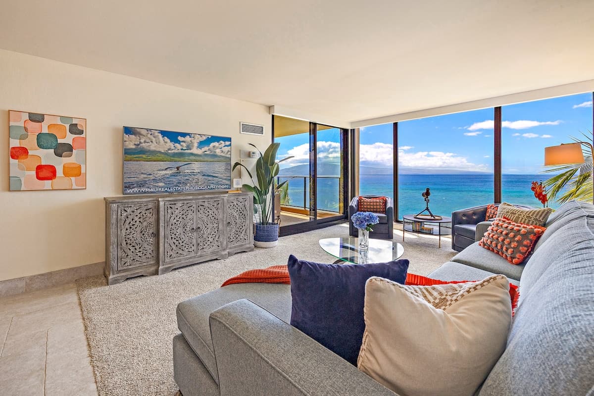 Condo in Lahaina · ★4.93 · 1 bedroom · 2 beds · 1 bath - Photo 2