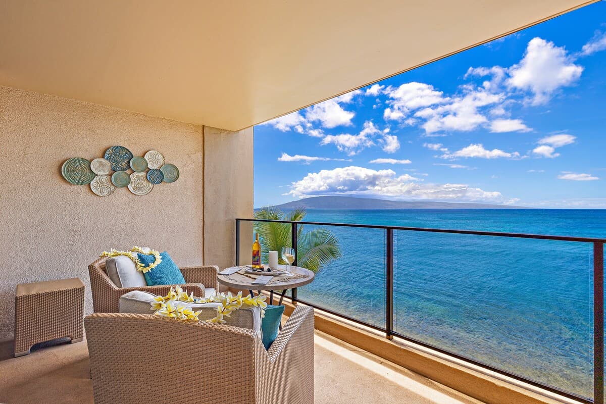 Condo in Lahaina · ★4.93 · 1 bedroom · 2 beds · 1 bath - Photo 1