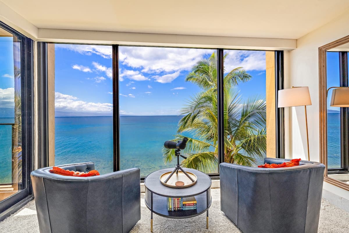 Condo in Lahaina · ★4.93 · 1 bedroom · 2 beds · 1 bath - Photo 4