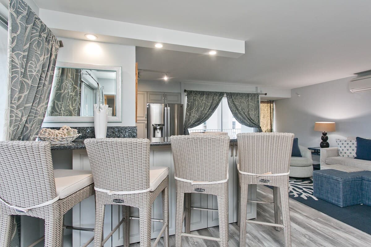 Beachy 2 Bed 2 Bath Large Suite, Free Parking & AC - Photo 5