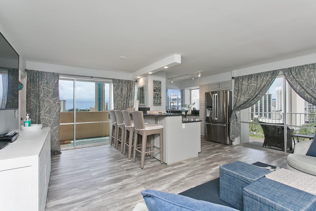Beachy 2 Bed 2 Bath Large Suite, Free Parking & AC - Photo 4