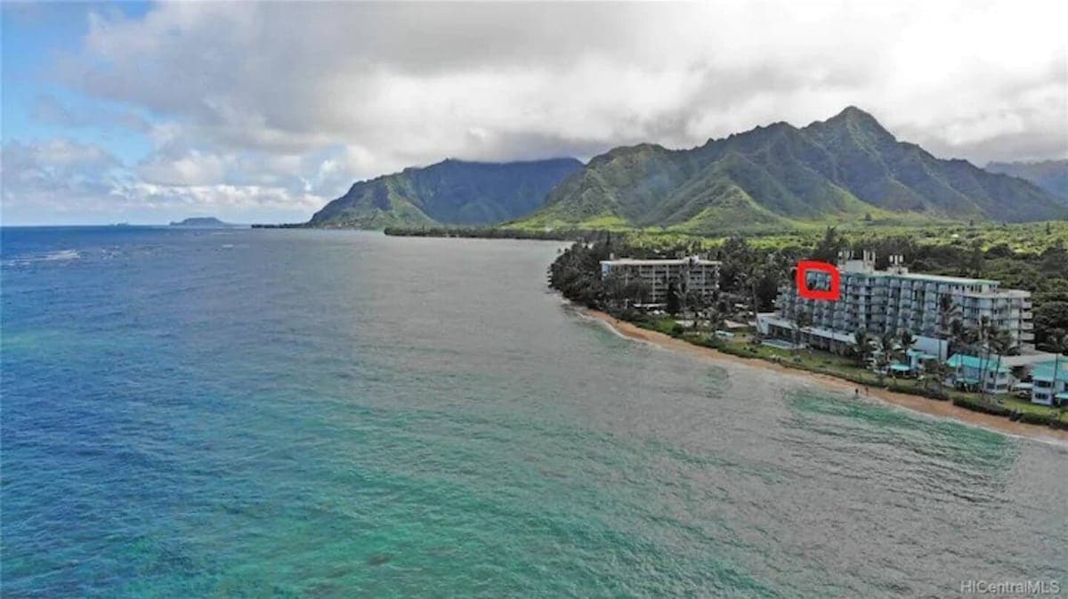 Condo in Hauula · ★4.42 · 4 bedrooms · 6 beds · 5.5 private baths - Photo 2