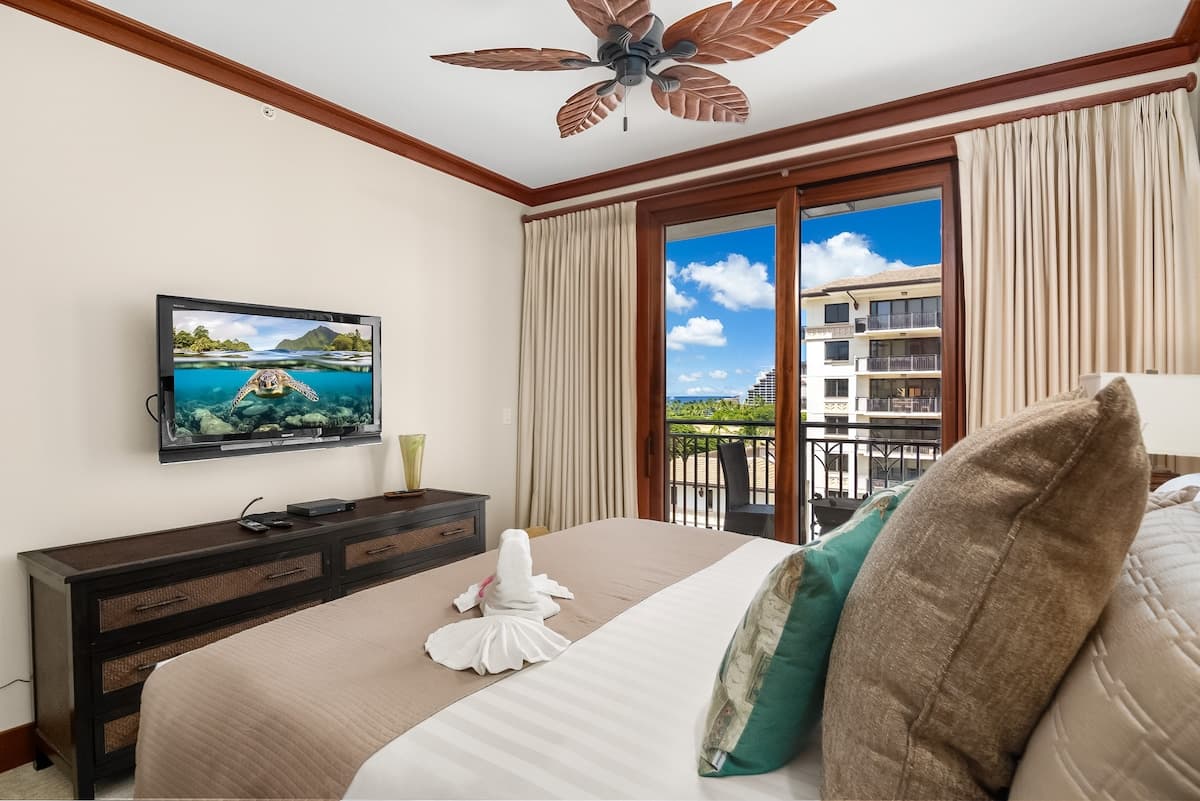 Condo in Kapolei · ★5.0 · 2 bedrooms · 4 beds · 2 private baths - Photo 2