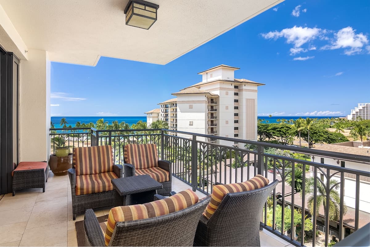 Condo in Kapolei · ★5.0 · 2 bedrooms · 4 beds · 2 private baths - Photo 1