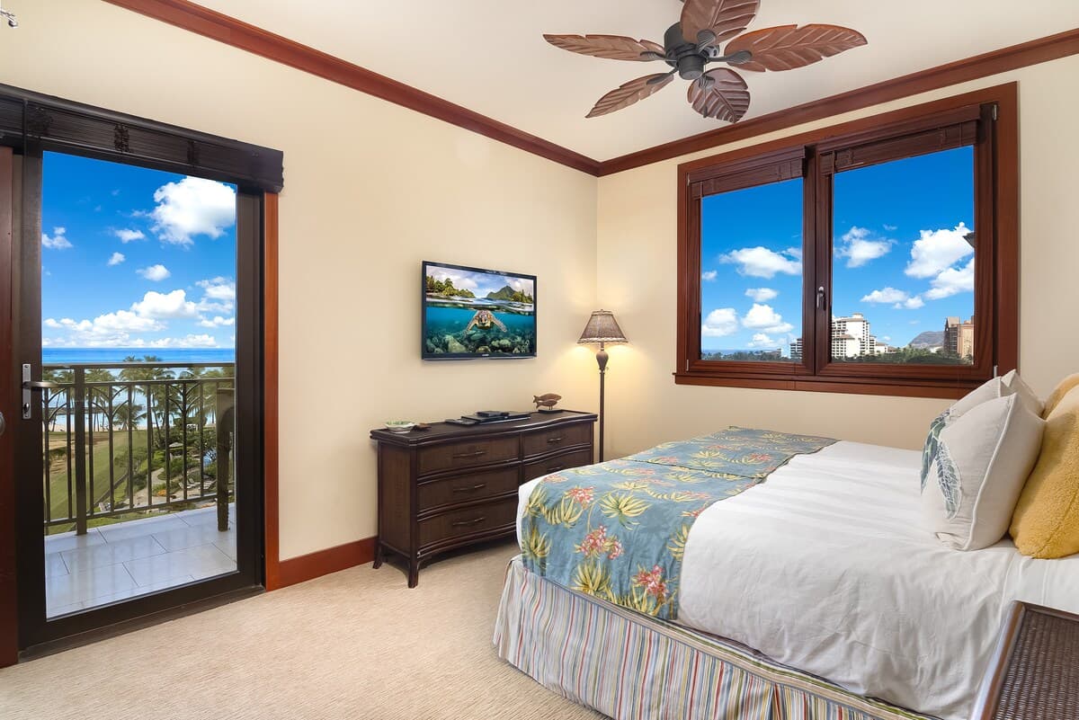 Condo in Kapolei · ★5.0 · 2 bedrooms · 4 beds · 2 private baths - Photo 3