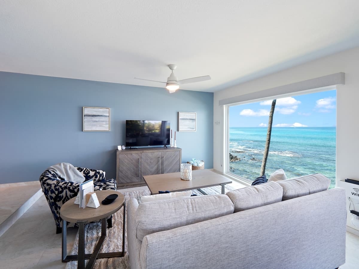 Gorgeous Unit, Stunning Views! - Photo 2