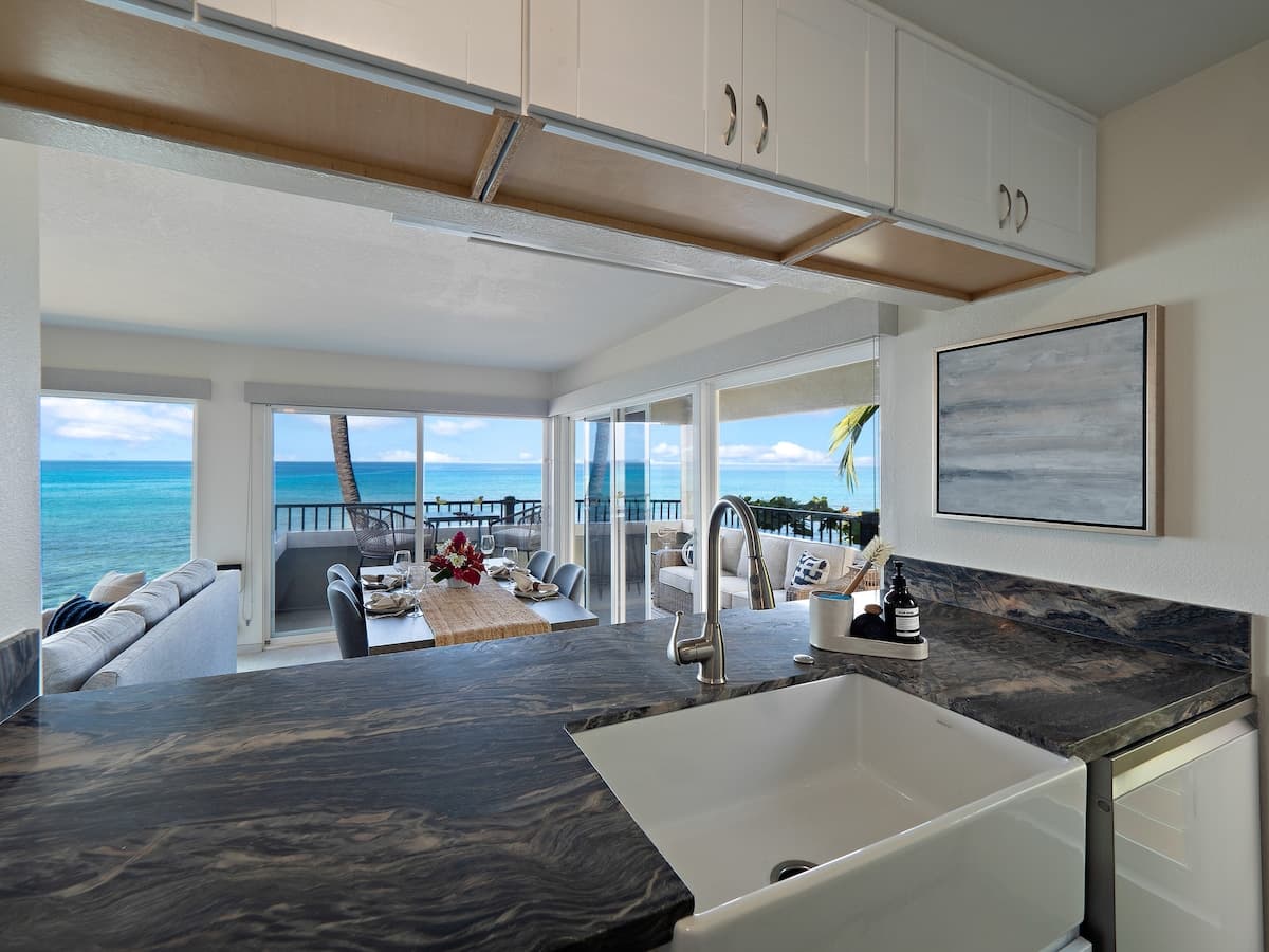 Gorgeous Unit, Stunning Views! - Photo 5