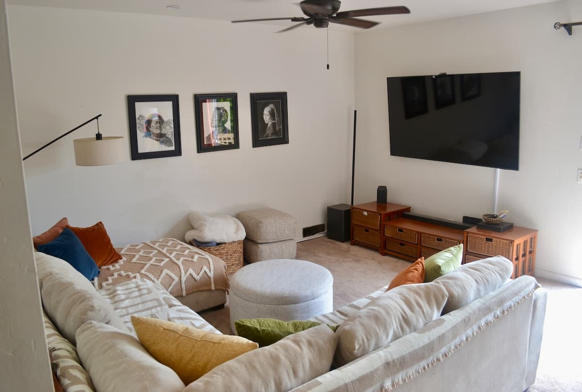 Spacious 4BR Home, 5 Min to Beach, Dog Friendly - Photo 2