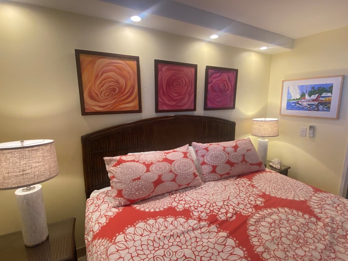 On the beach, South Maui condo - Photo 4