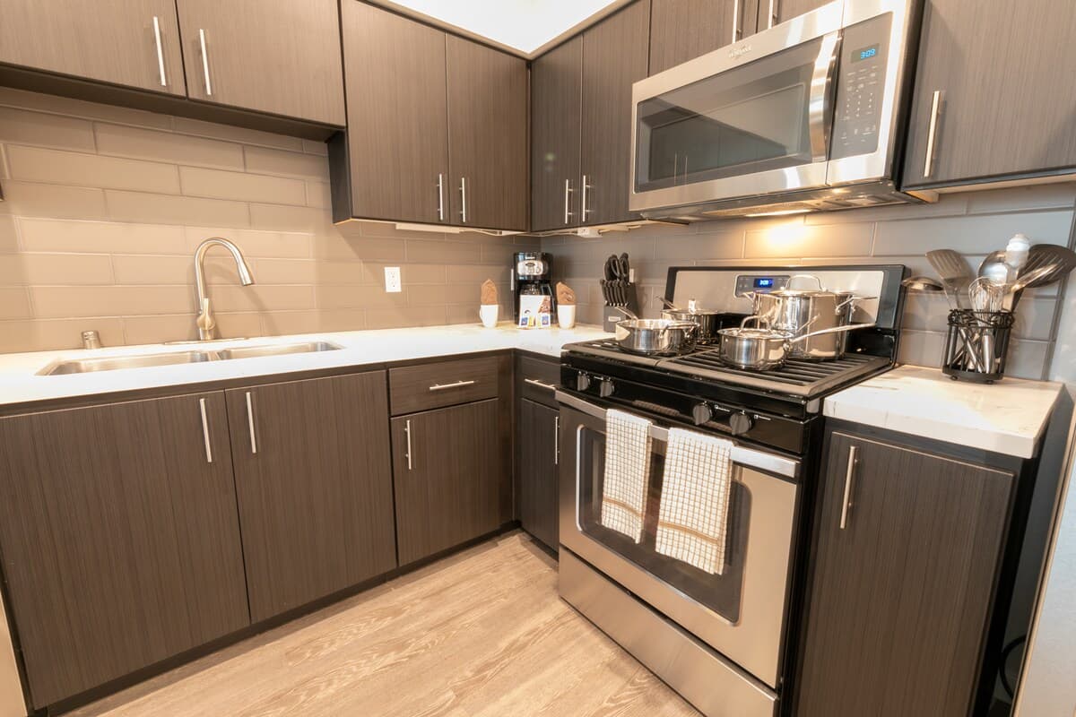 Modern Menlo Park 2br Ap #2 - Photo 3