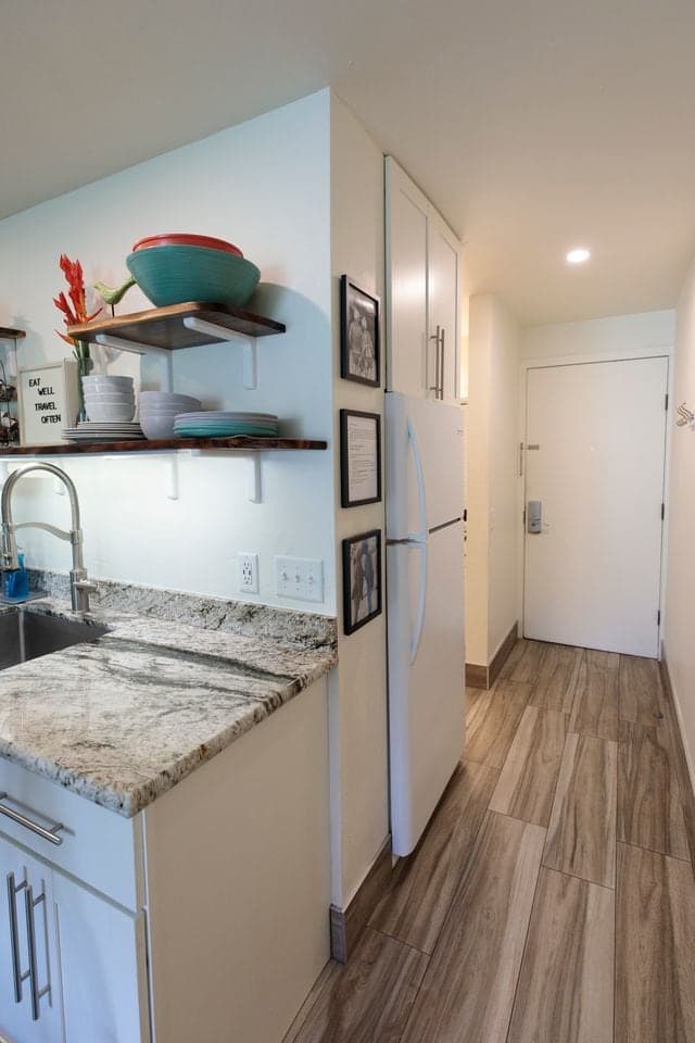Condo in Kailua-Kona · ★4.87 · Studio · 1 bed · 1 bath - Photo 3