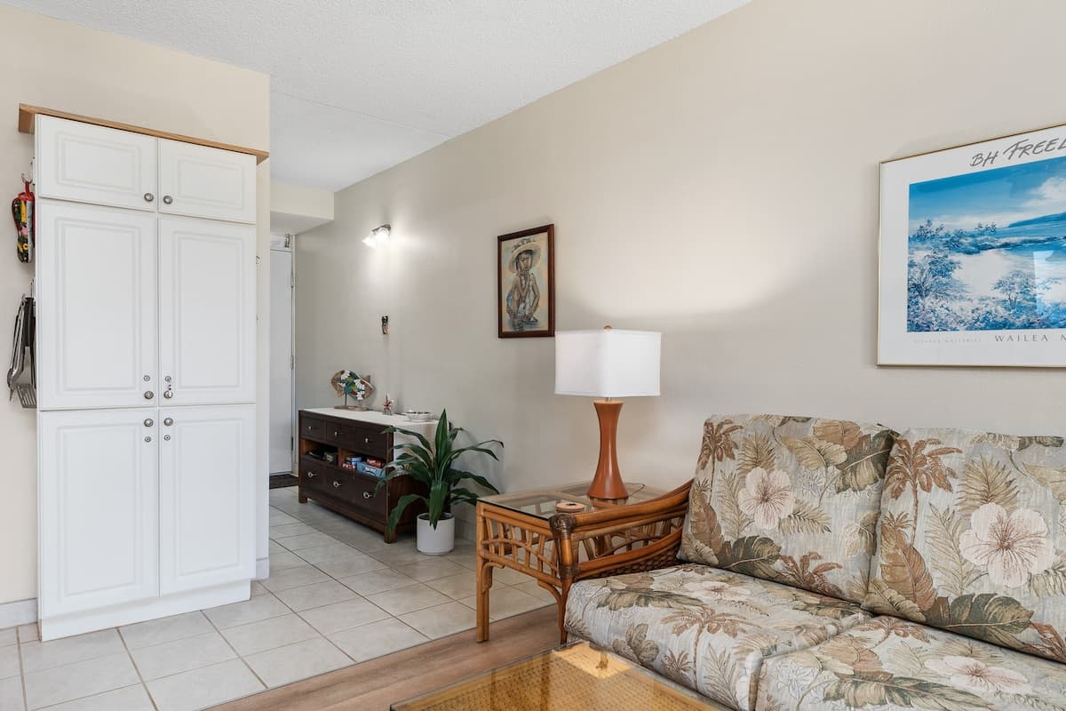 Condo in Kihei · ★4.82 · 1 bedroom · 2 beds · 1 private bath - Photo 3