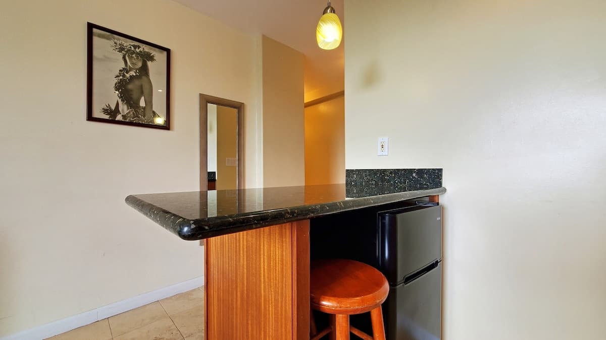 Condo in Honolulu · ★4.58 · 1 bedroom · 1 bed · 1 private bath - Photo 5