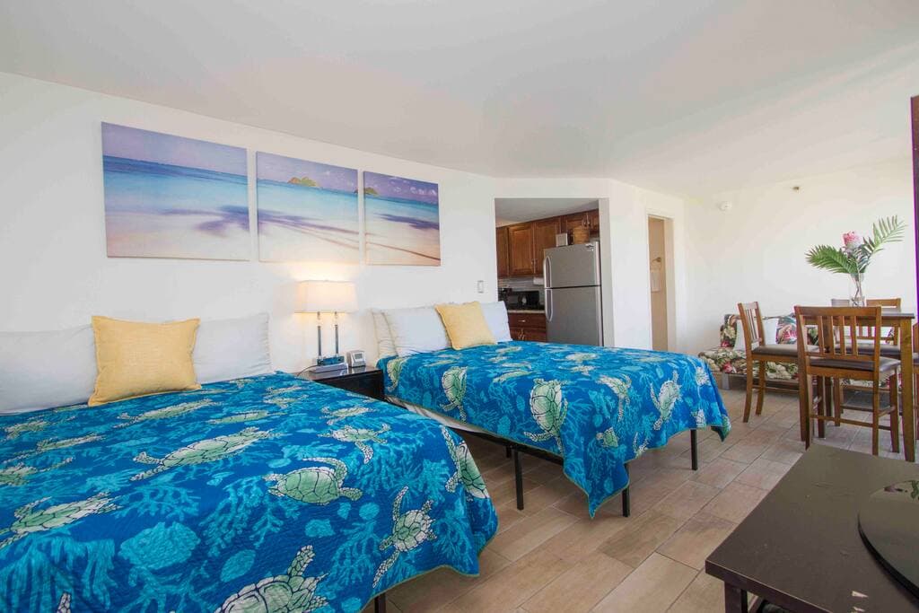 Hotel in Honolulu · ★4.47 · Studio · 2 beds · 1 private bath - Photo 2