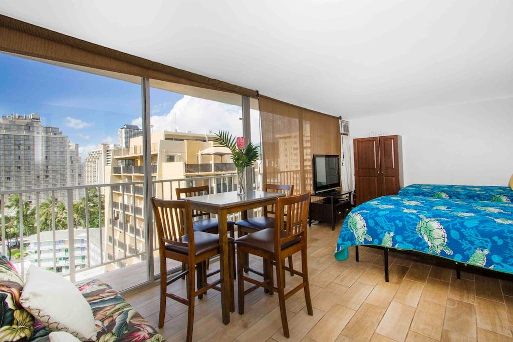 Hotel in Honolulu · ★4.47 · Studio · 2 beds · 1 private bath - Photo 3