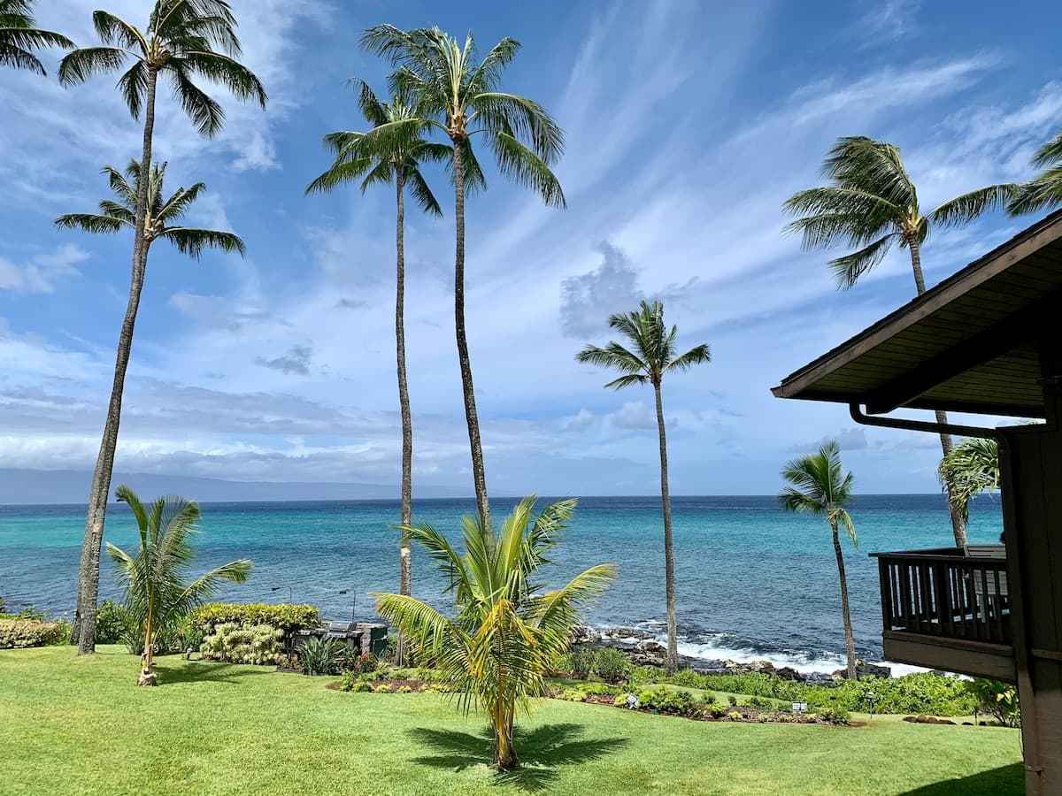 Condo in Lahaina · ★4.91 · 2 bedrooms · 3 beds · 2 baths - Photo 3