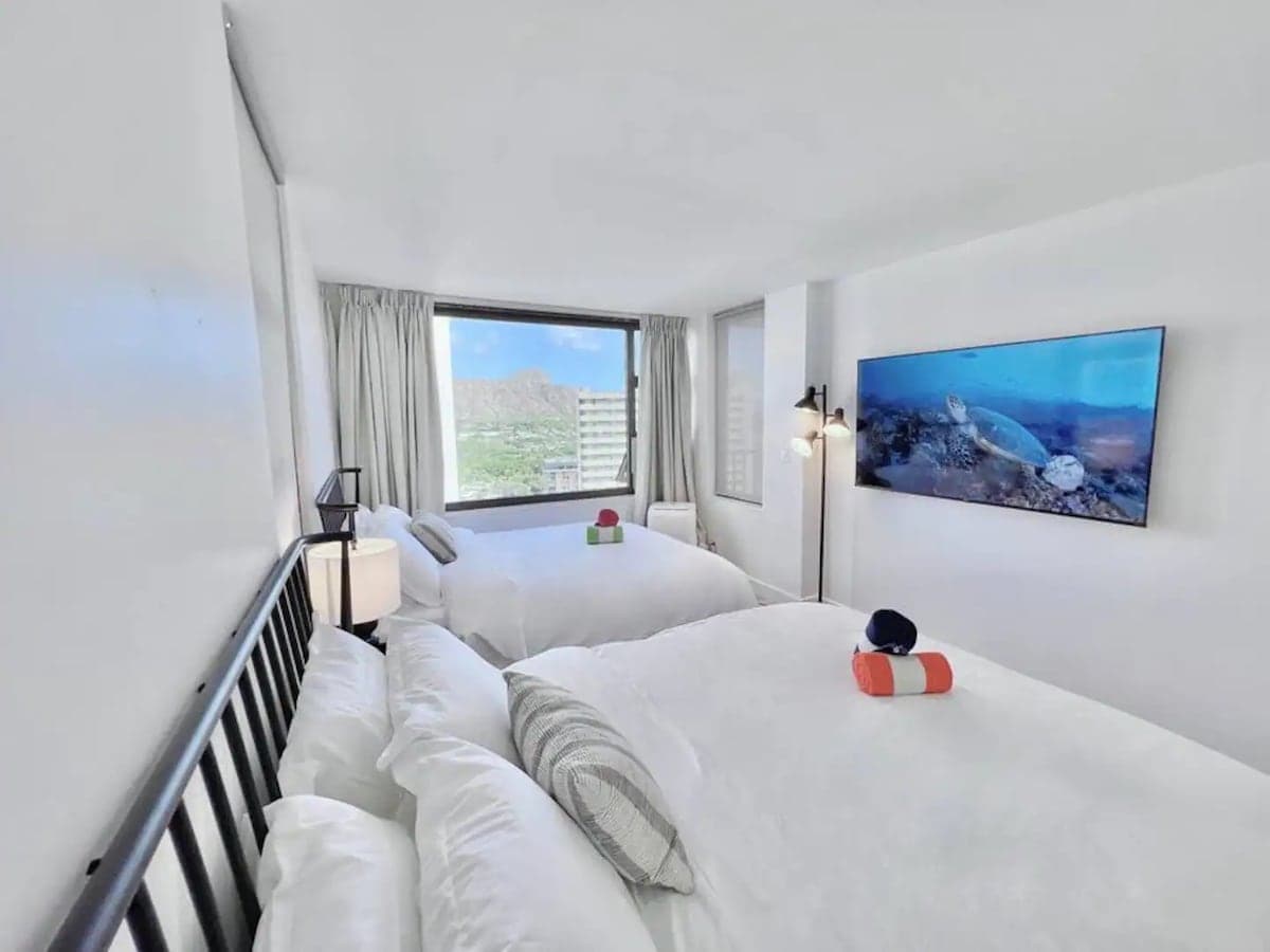 NEW Waikiki Banyan Ocean and Diamond Head View - Photo 5