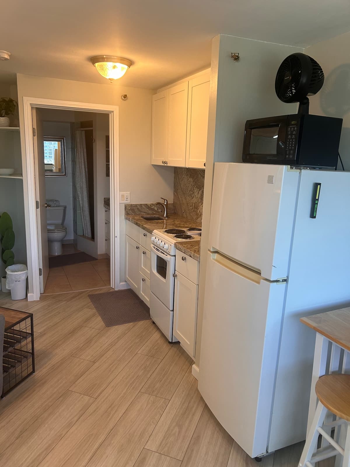 Oceanview Marina Studio Remodeled w/prkg - Photo 2