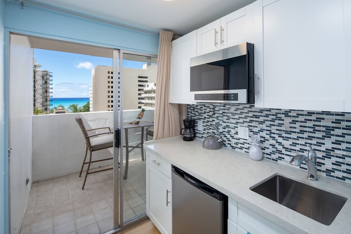 ~1009 OceanviewTurtle Retreat Min2 Waikiki Beach! - Photo 5