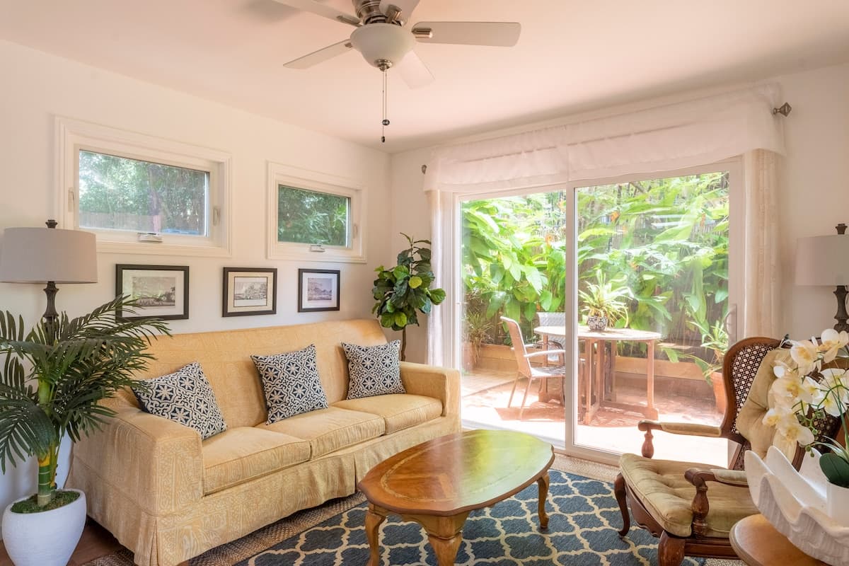 Home in Paia · ★4.88 · 1 bedroom · 1 bed · 1 bath - Photo 3