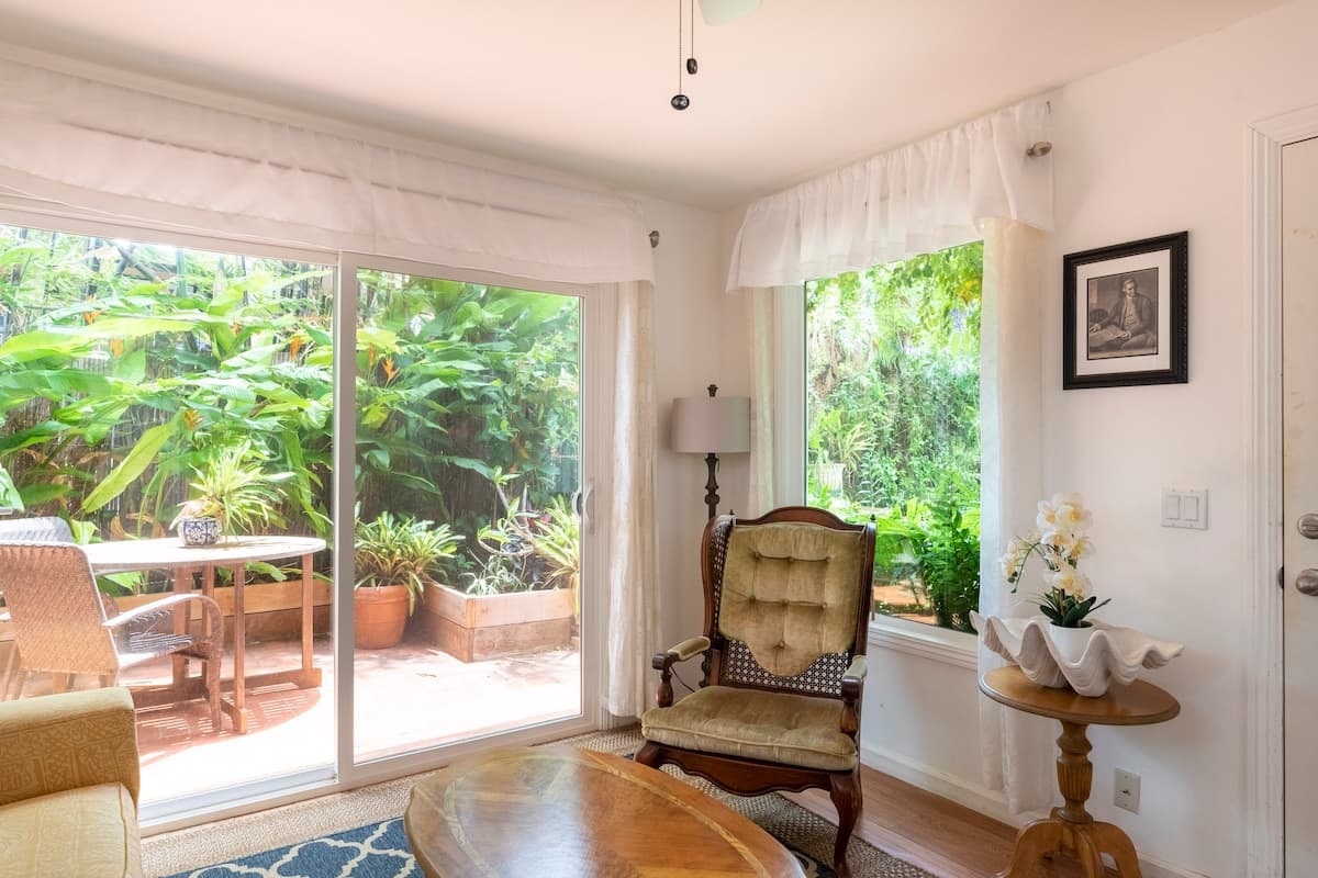 Home in Paia · ★4.88 · 1 bedroom · 1 bed · 1 bath - Photo 5