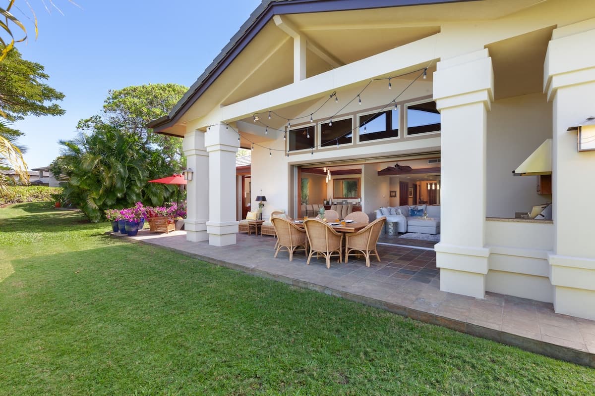Home in Waimea · ★5.0 · 3 bedrooms · 3 beds · 3.5 baths - Photo 1