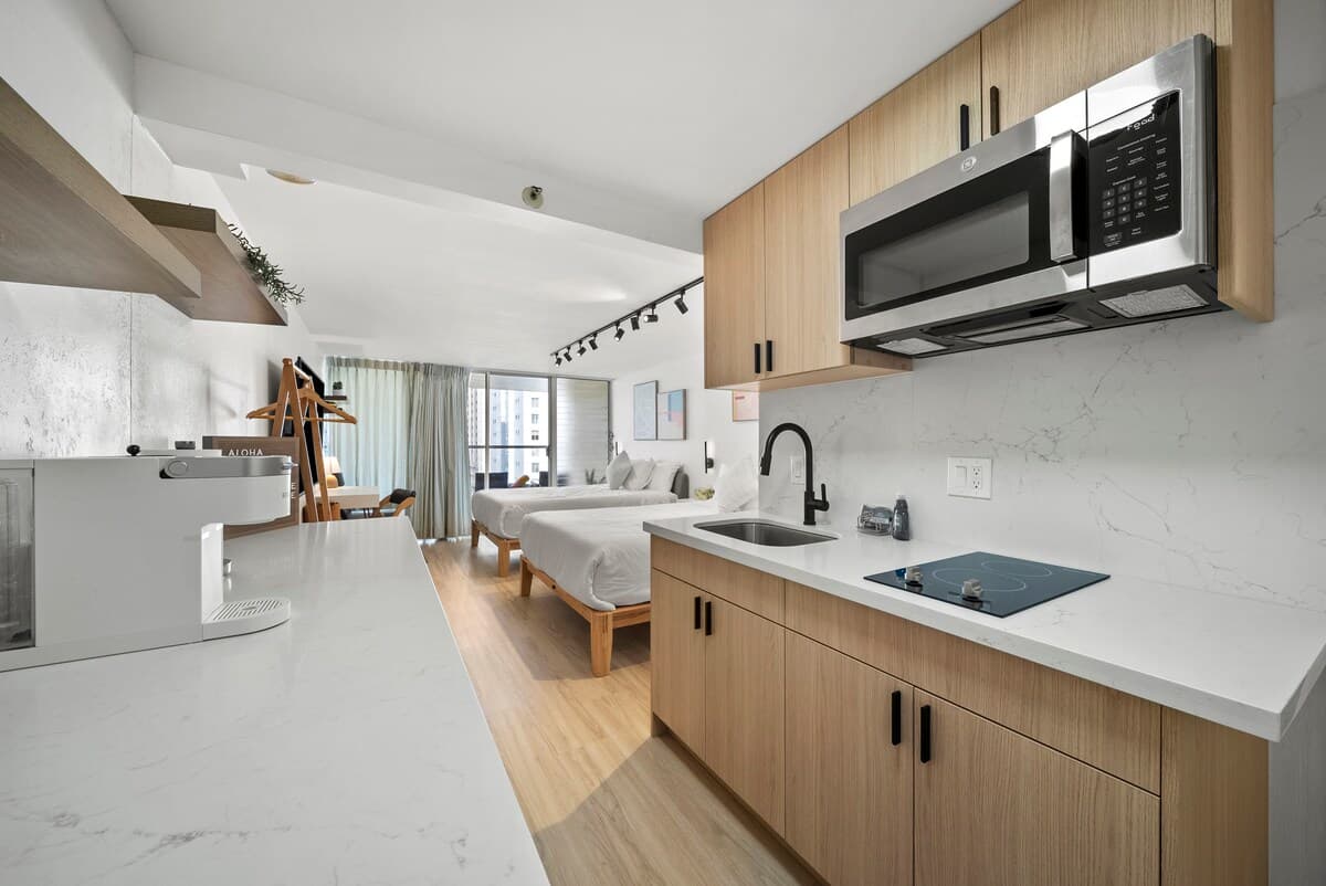 Cozy Modern Studio Close to Waikiki Beach - Photo 3