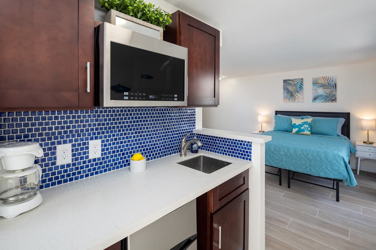 :503A Waikiki Beach Cove: - Photo 3