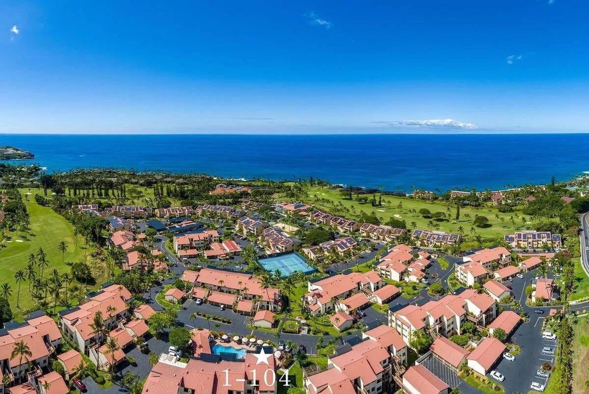 Spacious Condo w/ Ocean Views - Photo 4