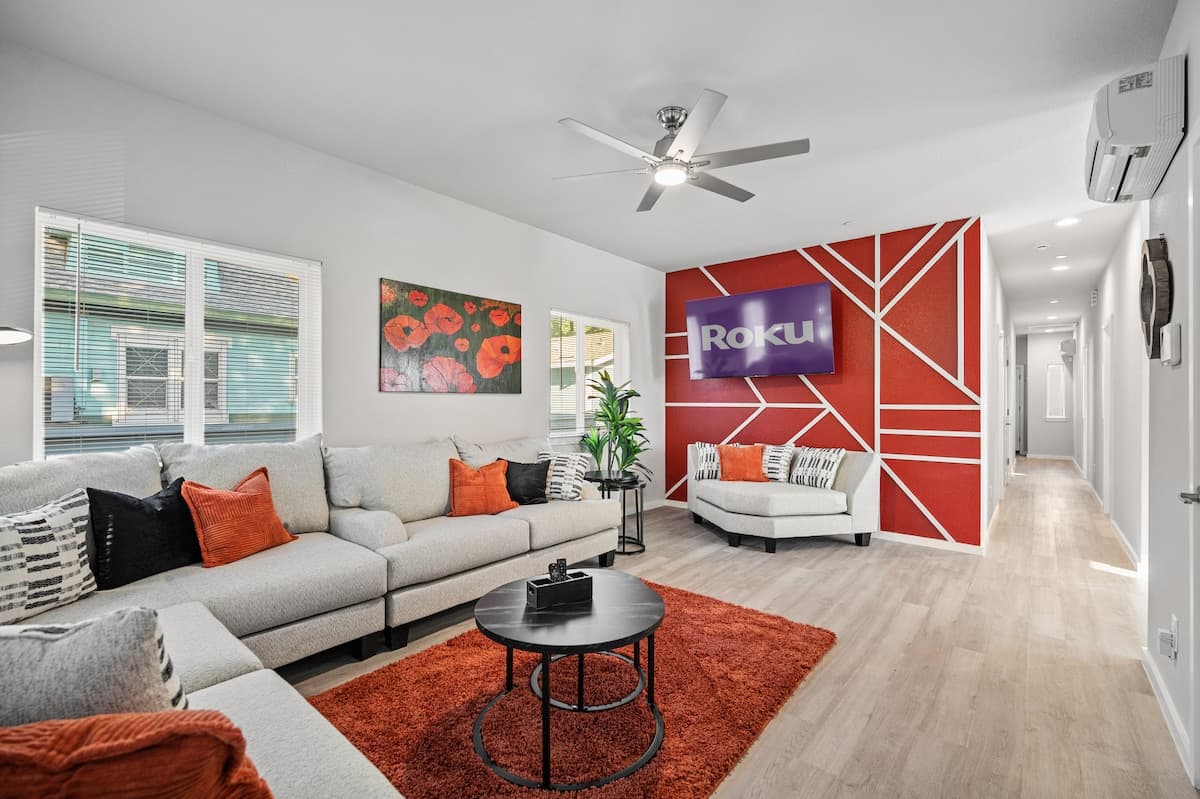 Stylish Duplex Unit in Vibrant Midtown Sacramento - Photo 4