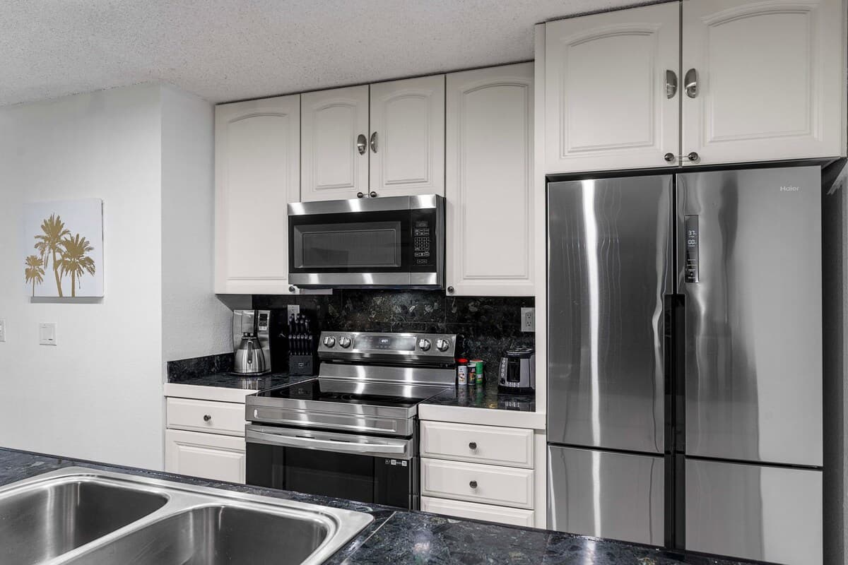 Condo in Kailua-Kona · ★5.0 · 1 bedroom · 2 beds · 1 bath - Photo 4