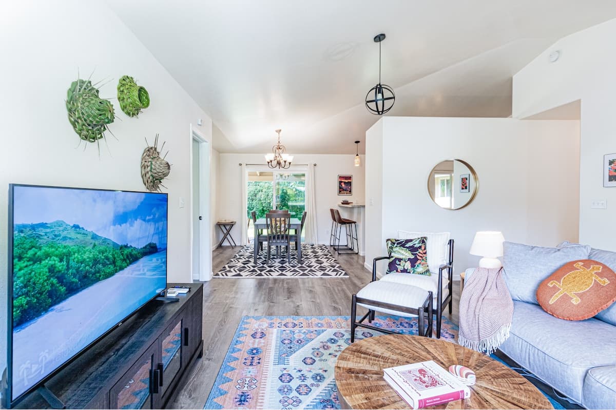 Home in Keaau · ★4.99 · 4 bedrooms · 6 beds · 2 private baths - Photo 4