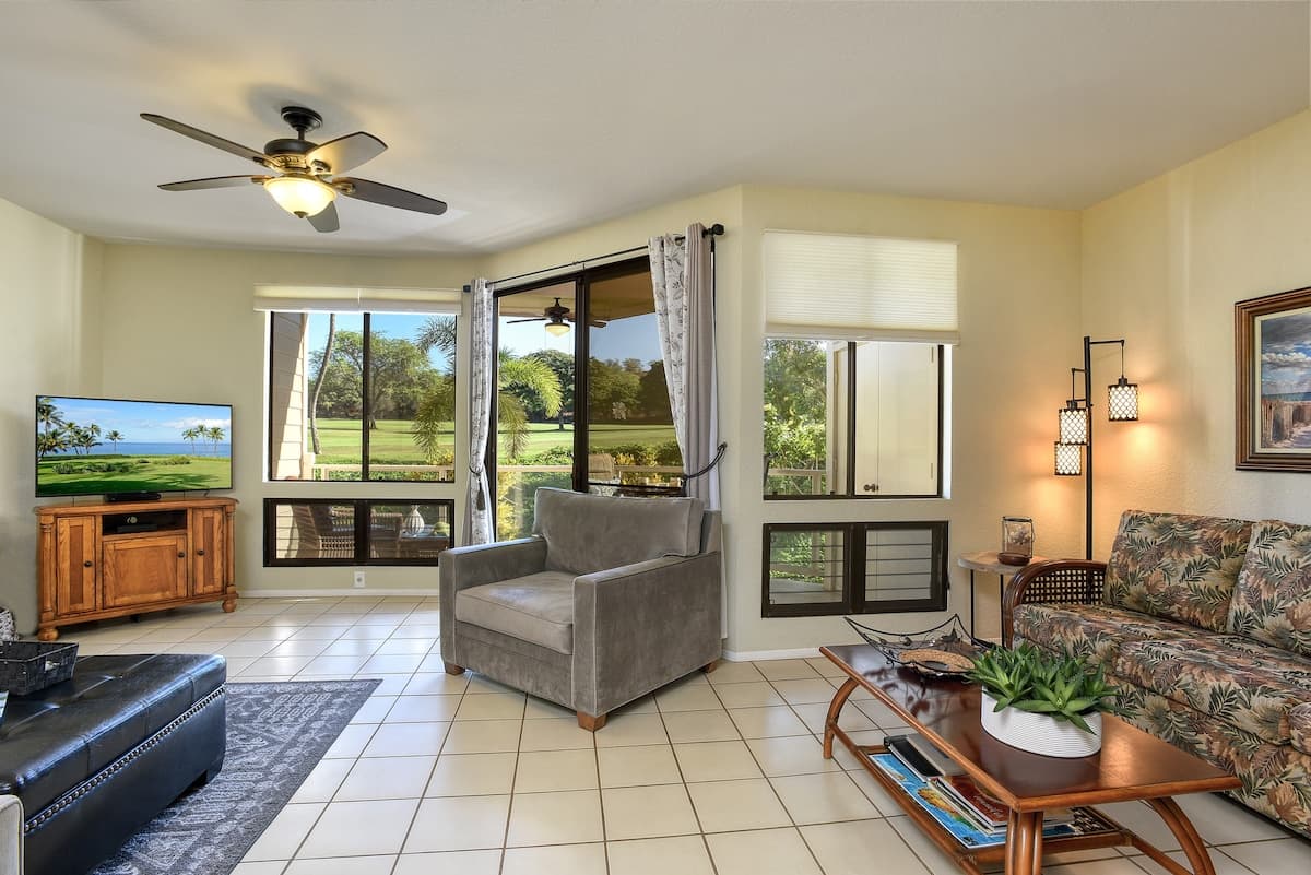 Condo in Wailea · ★4.96 · 1 bedroom · 2 beds · 2 baths - Photo 2