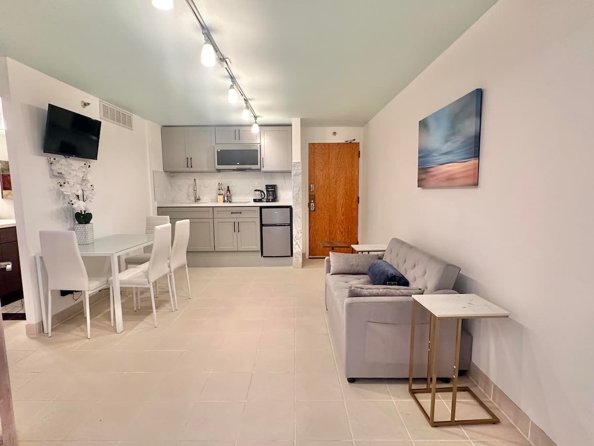 Downtown Honolulu Relaxing suite - Photo 2