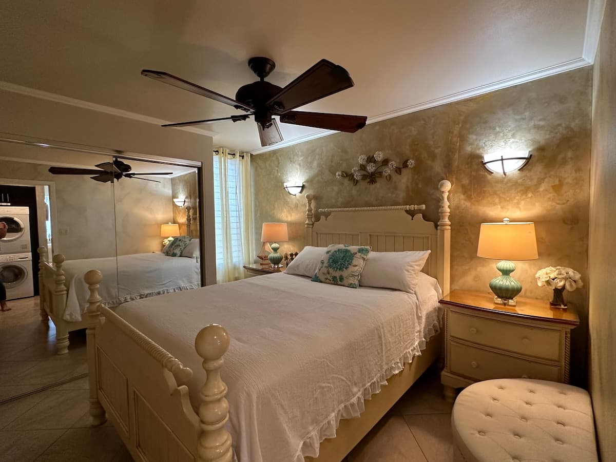 Condo in Kihei · ★5.0 · 2 bedrooms · 3 beds · 1 private bath - Photo 4