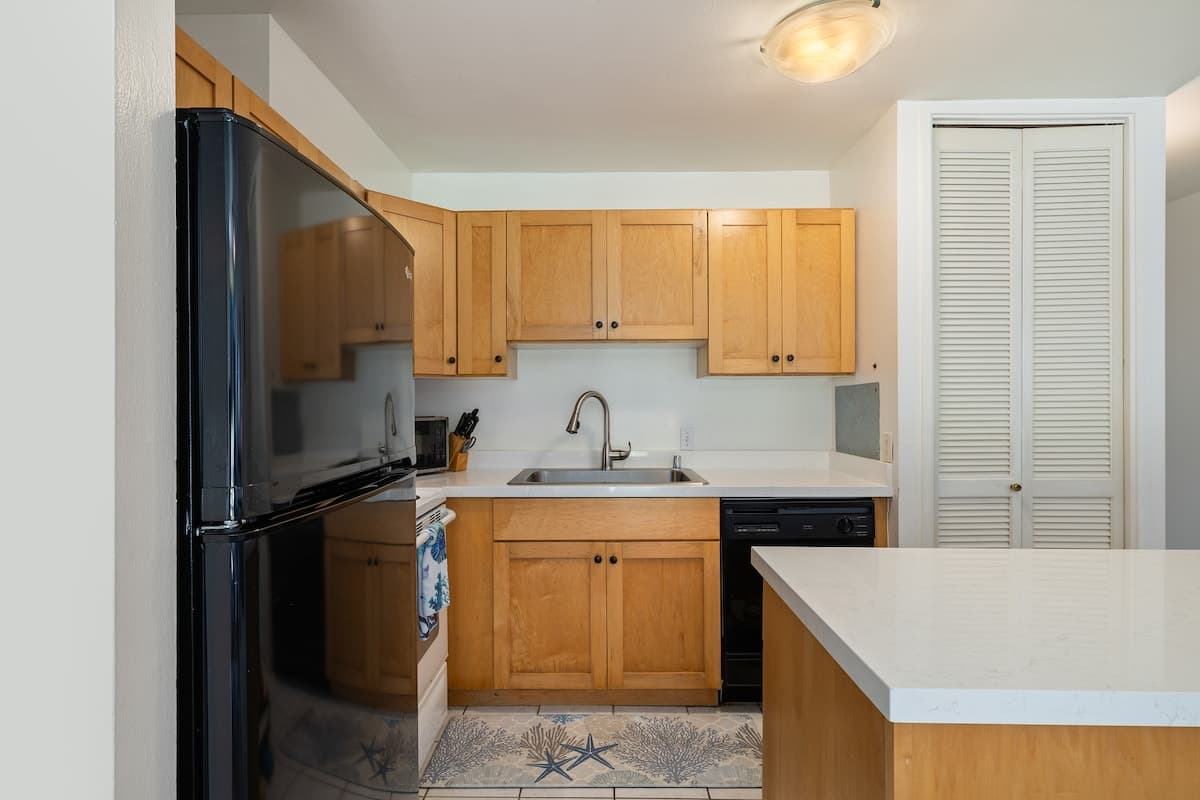 Home in Kahuku · ★4.71 · 1 bedroom · 2 beds · 2 private baths - Photo 3