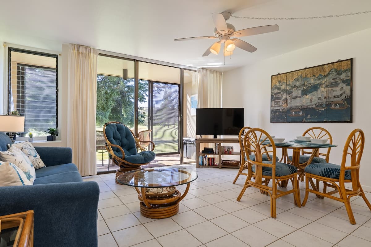 Home in Kahuku · ★4.71 · 1 bedroom · 2 beds · 2 private baths - Photo 1