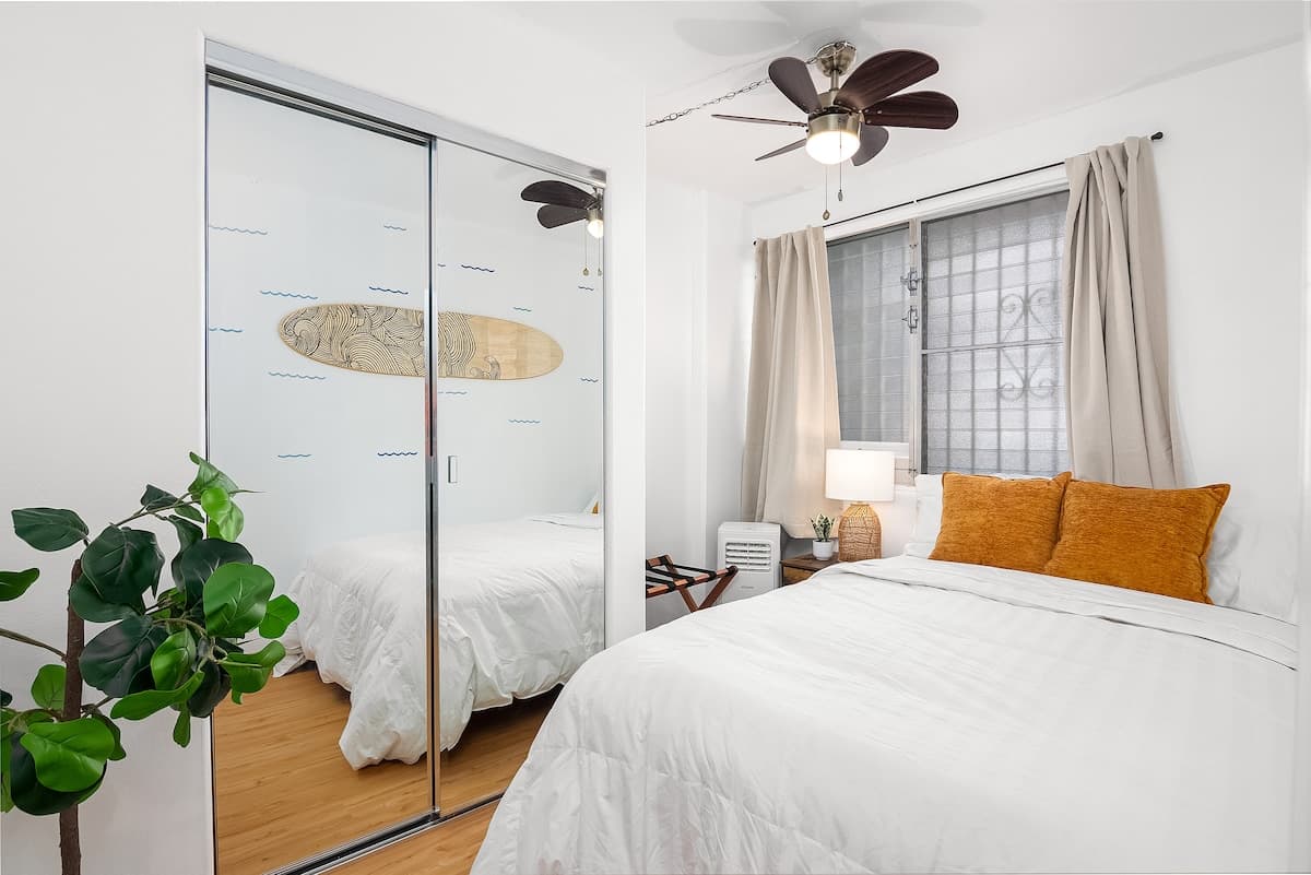 Central Beach Bungalow w/ A/C! - Photo 2