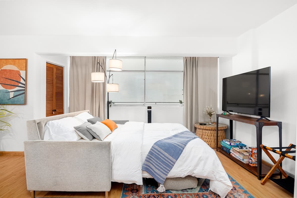 Central Beach Bungalow w/ A/C! - Photo 3