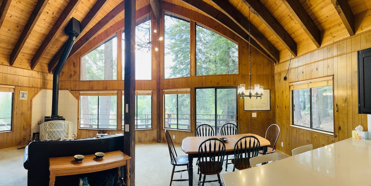 Cozy Tahoe Donner Cabin with Wood Stove & Loft - Photo 5