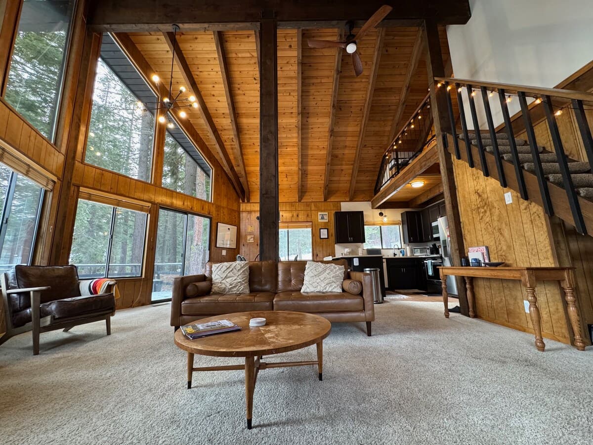Cozy Tahoe Donner Cabin with Wood Stove & Loft - Photo 2