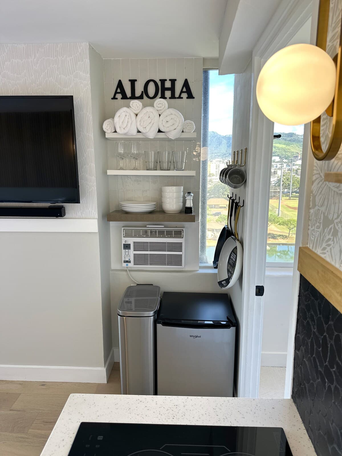Stylish Waikiki Escape, Remodel! - Photo 4